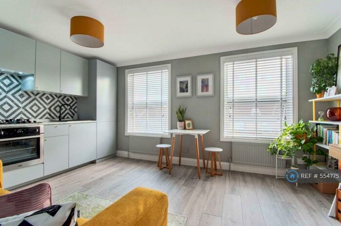 1 Bedroom Flat To Rent In Rutland Walk, London, SE6