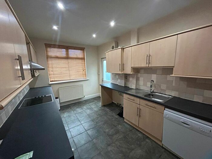 3 Bedroom End Of Terrace House To Rent In New Barton Street, M6
