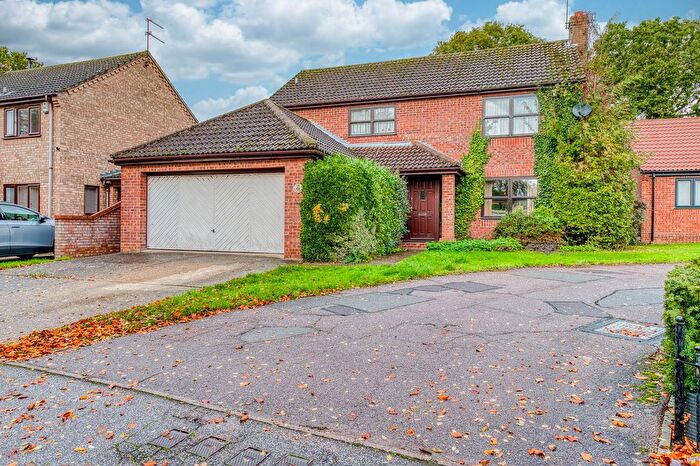 4 Bedroom Detached House For Sale In Farm Close, Carlton Colville, NR33