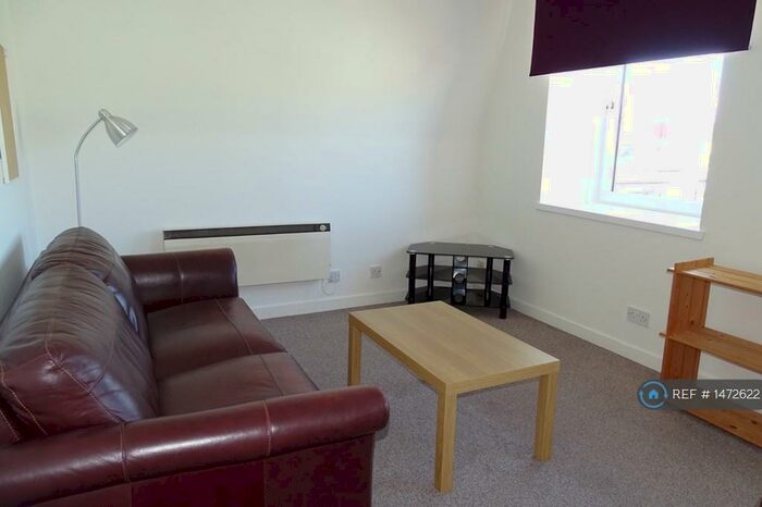 3 Bedroom Flat To Rent In St Andrews Court, Aberdeen, AB25