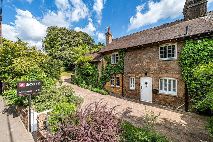5 Bedroom Semi-Detached House For Sale In Darenth Hill, Dartford, Kent, DA2