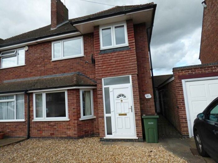 3 Bedroom Semi-Detached House To Rent In Park Crescent, Oadby, LE2