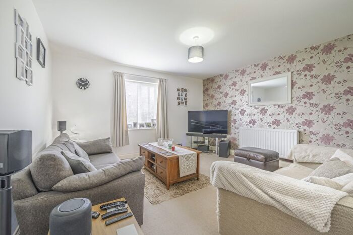 2 Bedroom Flat For Sale In Piernik Close, Swindon, SN25