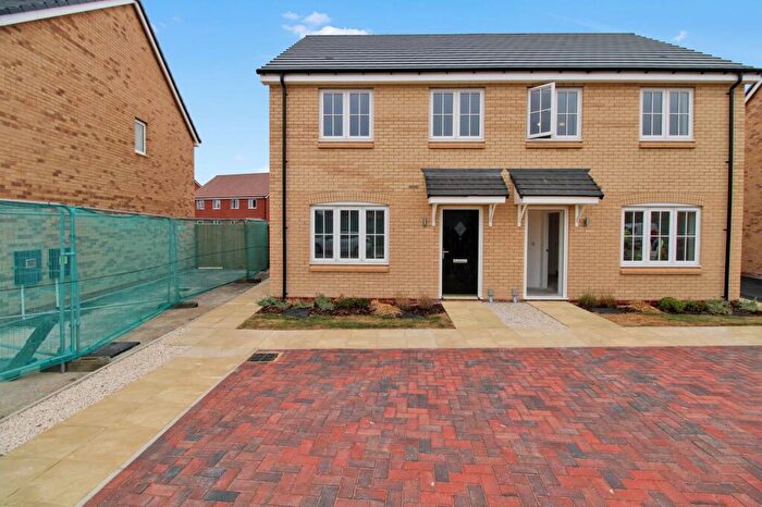 3 Bedroom Semi-Detached House For Sale In Burney Avenue, New Cardington, MK42
