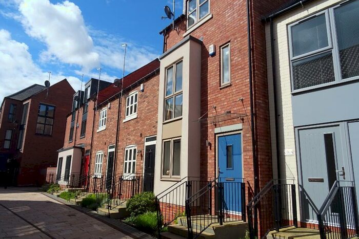 3 Bedroom Terraced House To Rent In Horner Square, Hull, HU1