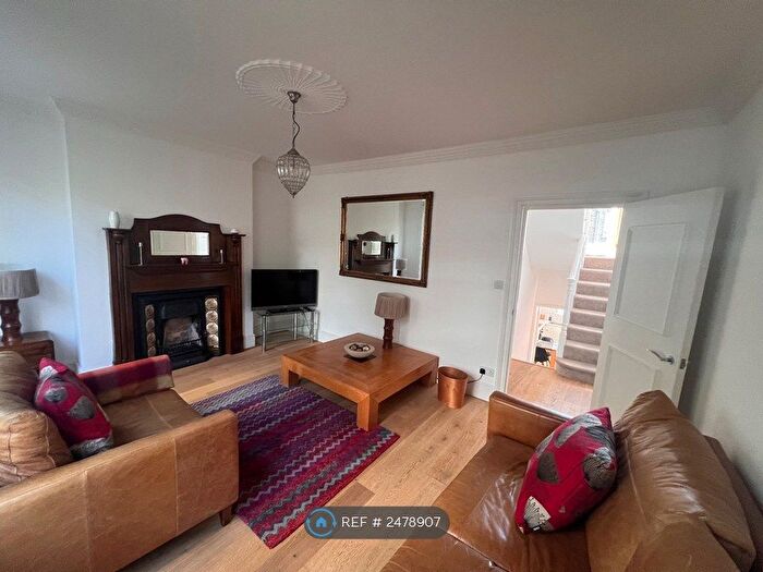 2 Bedroom Flat To Rent In Princess Street, London, SE1