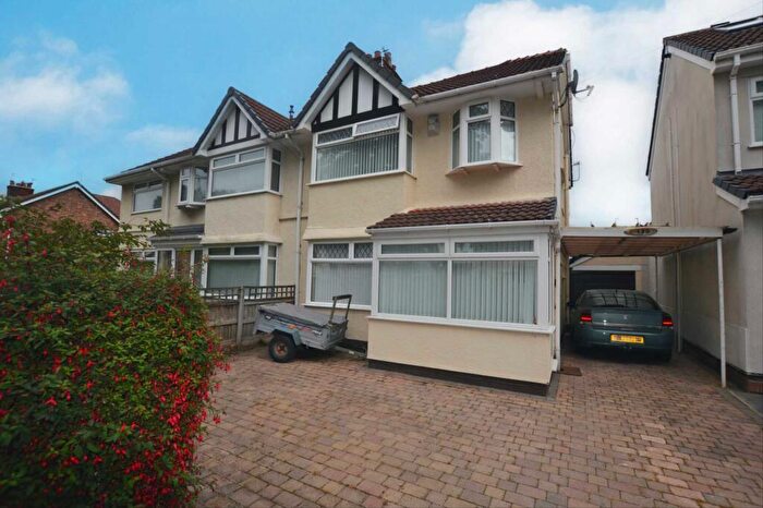3 Bedroom Semi-Detached House For Sale In Raeburn Avenue, Bromborough, CH62