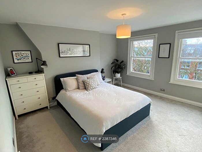 2 Bedroom Flat To Rent In Rosendale Road, London, SE21