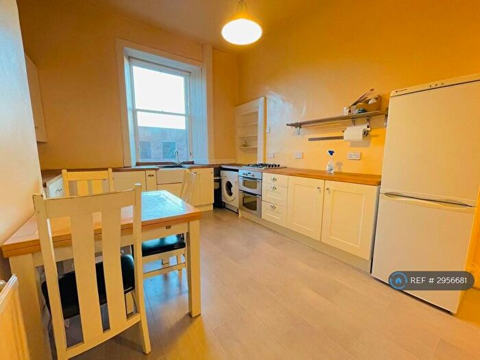 2 Bedroom Flat To Rent In Dowanhill St, Glasgow, G11