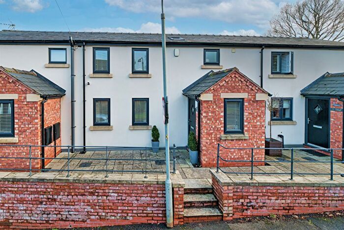 3 Bedroom Mews For Sale In Crown Inn Cottages, Fingerpost Lane, Norley, Frodsham, WA6