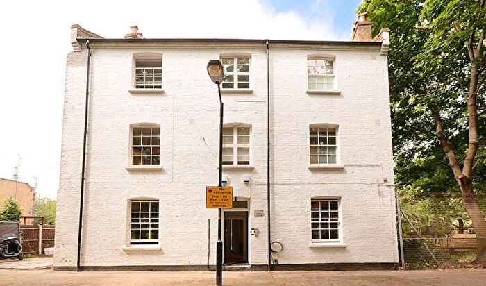 1 Bedroom Flat To Rent In Victory Place, Elephant And Castle, SE17