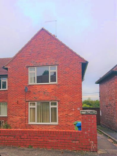 3 Bedroom Semi-Detached House To Rent In North Crescent, Duckmanton, S44