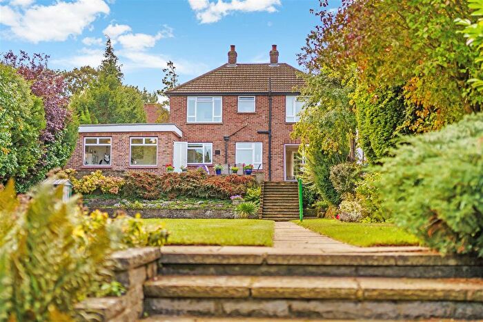 3 Bedroom Detached House For Sale In Buckles Way, Banstead, SM7