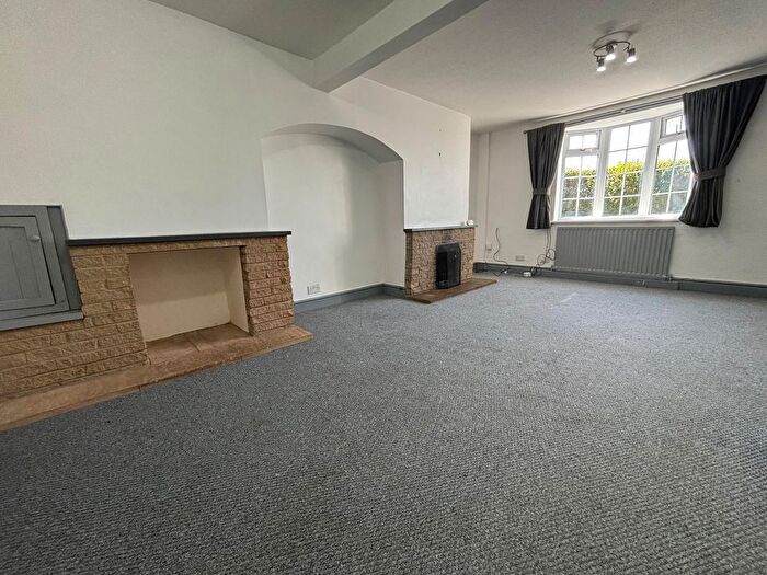 3 Bedroom Property To Rent In Stockton Road, Southam, CV47