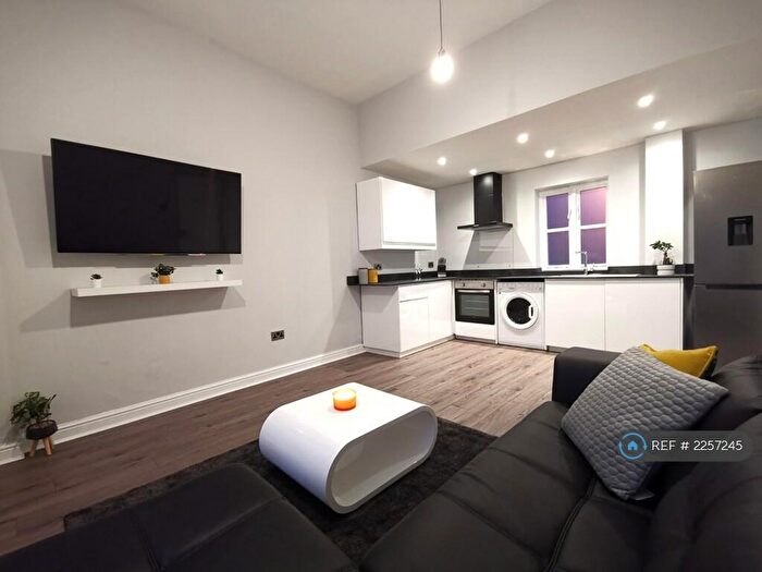 2 Bedroom Flat To Rent In Crown Terrace, Leamington Spa, CV31