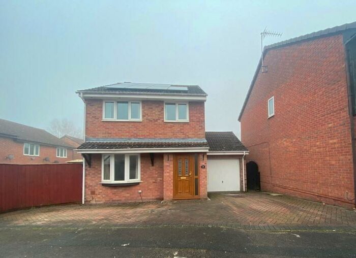 3 Bedroom House To Rent In Lomond Close, Sparcells, Swindon, SN5