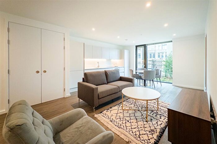 2 Bedroom Apartment To Rent In Uptown Riverside, M3