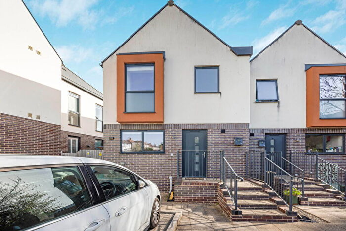 3 Bedroom Semi Detached House For Sale In Arle Avenue, Cheltenham, Gloucestershire, GL51