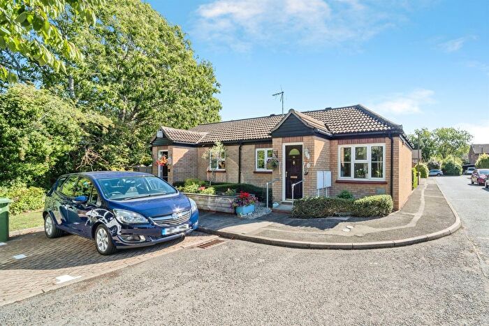 1 Bedroom Semi-Detached Bungalow For Sale In Germander Place, Conniburrow, Milton Keynes, MK14