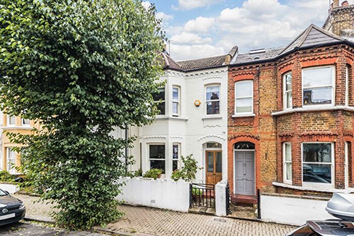 3 Bedroom Property To Rent In Ingelow Road, Ingelow Road, SW8