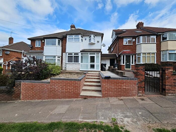 3 Bedroom Semi-Detached House To Rent In Greenholm Road, Birmingham, B44
