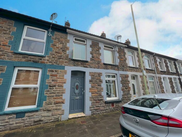 3 Bedroom House To Rent In East Street, Pontypridd, CF37