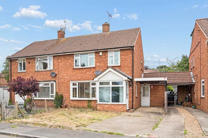 3 Bedroom Semi-Detached House For Sale In St Margarets Close, Iver, SL0
