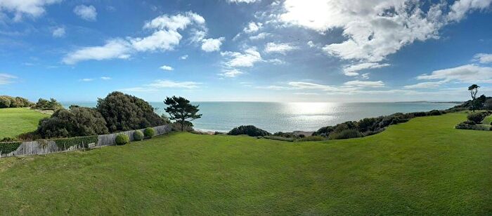 2 Bedroom Apartment For Sale In Arundel Way, Highcliffe On Sea, Christchurch, Dorset, BH23