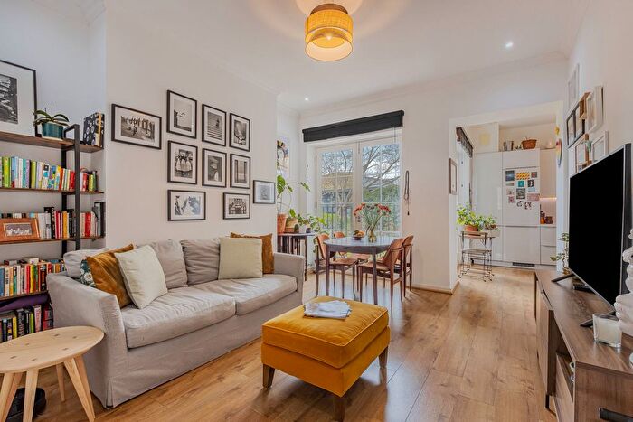 1 Bedroom Flat For Sale In Stockwell, London, SW4