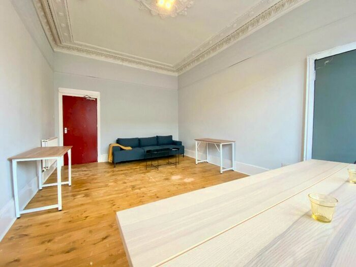 3 Bedroom Flat To Rent In Sauchiehall Street, Glasgow, G3