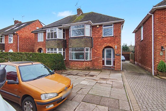 3 Bedroom Semi Detached House For Sale In Upper Eastern Green Lane, Coventry, CV5