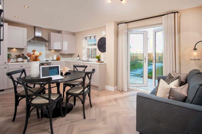 3 Bedroom Detached House For Sale In Henley Gate, Ipswich, IP1