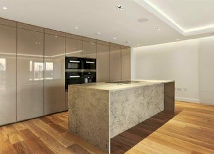 3 Bedroom Flat To Rent In Park Street, Chelsea Creek, London, SW6