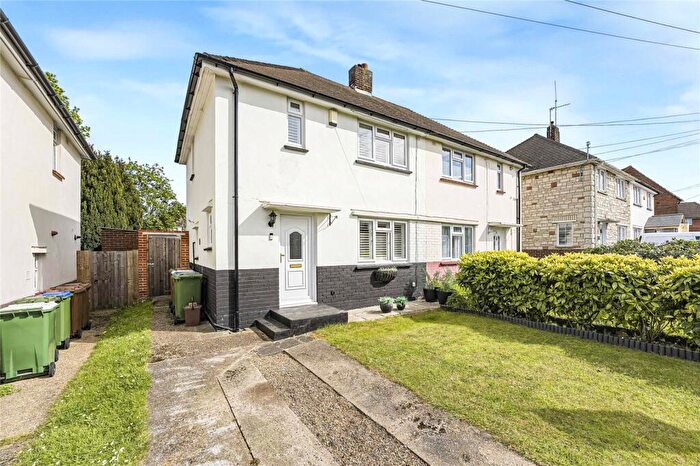 2 Bedroom Semi-Detached House For Sale In Chaucer Road, Welling, Kent, DA16