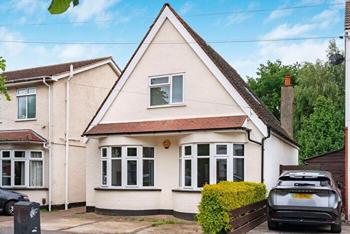 4 Bedroom Bungalow For Sale In South Avenue, Southend-On-Sea, SS2