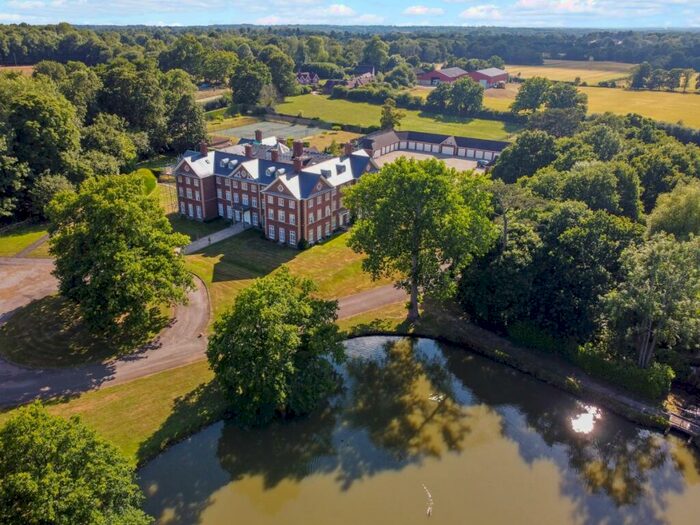 3 Bedroom Penthouse To Rent In Byfleets Lane Ends Place, Warnham, RH12