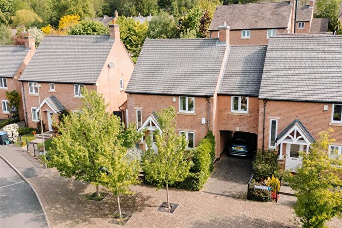 2 Bedroom House For Sale In Morledge, Matlock, DE4