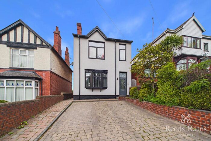 4 Bedroom Detached House For Sale In Westfield Road, Parkgate, Rotherham, S62