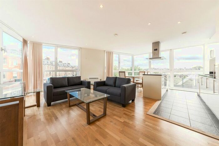 3 Bedroom Flat To Rent In Drayton Park, London, N5