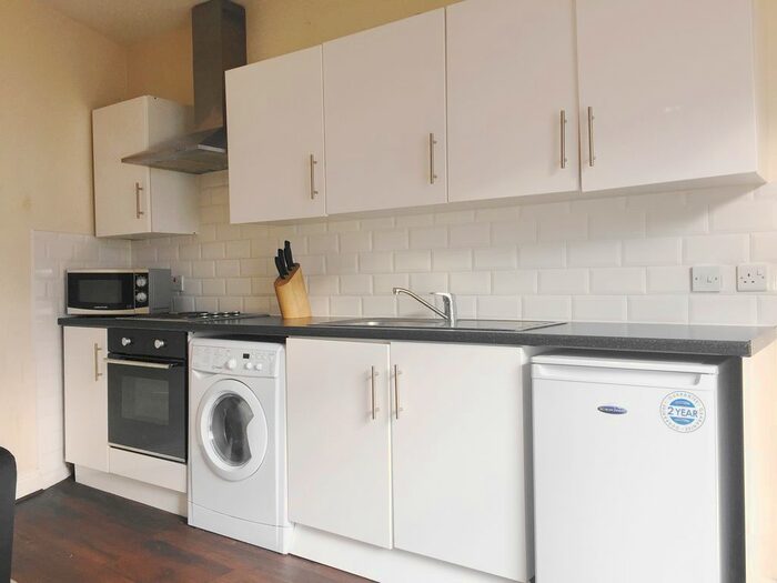 2 Bedroom Flat To Rent In New Briggate, Leeds, LS2
