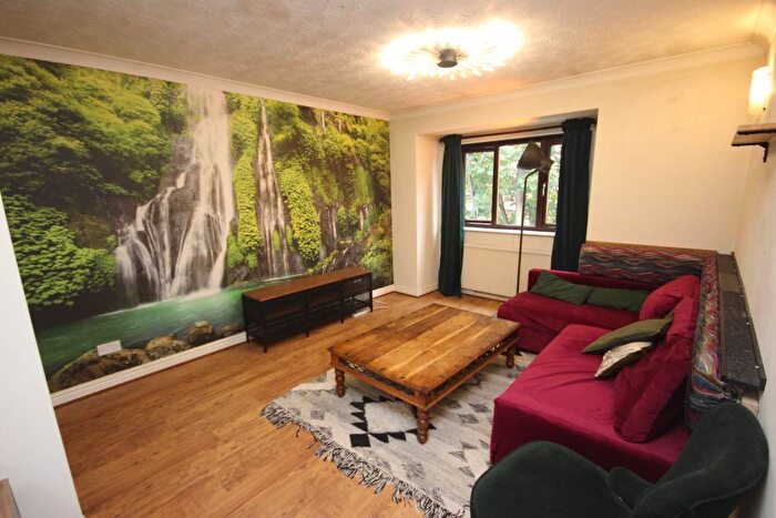 2 Bedroom Flat To Rent In Egerton Road, Manchester, M14