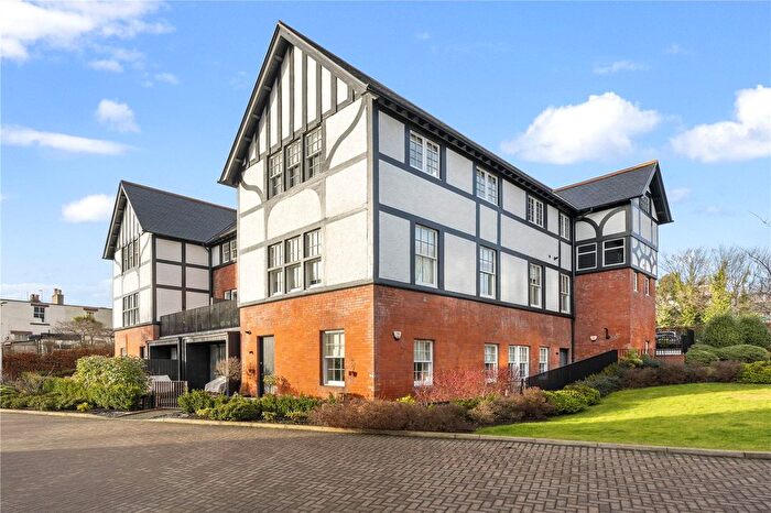 3 Bedroom Flat For Sale In Corstorphine Road, Corstorphine, Edinburgh, EH12