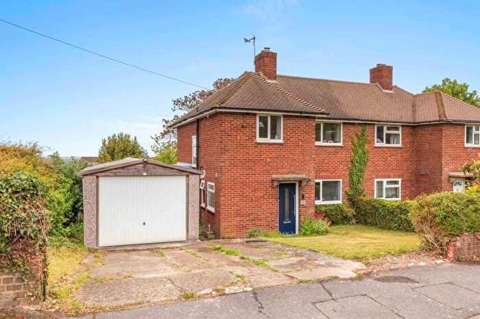 3 Bedroom Semi-Detached House For Sale In Hawthorn Road, Princes Risborough, HP27