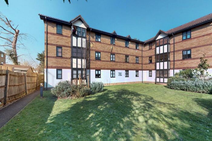 2 Bedroom Flat To Rent In Woodvale Way, Cricklewood, NW11