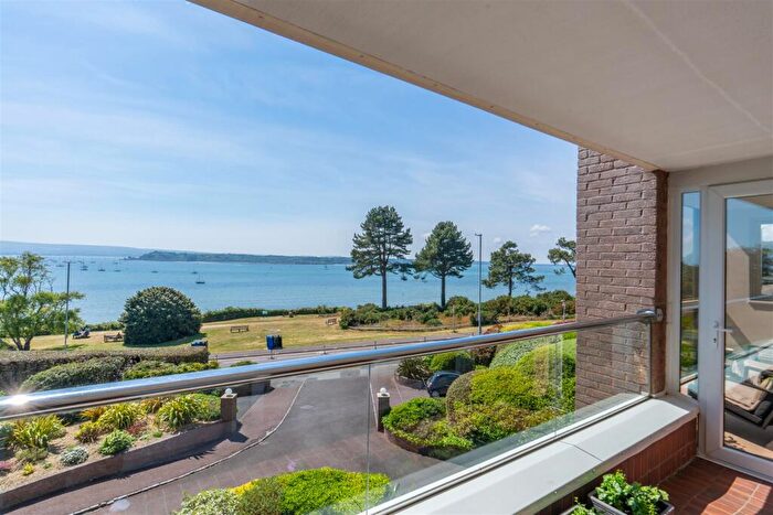 3 Bedroom Apartment For Sale In Sandbanks Road, Evening Hill, BH14