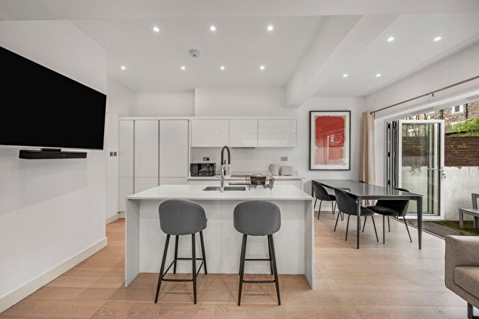 2 Bedroom Flat For Sale In College Place, Camden Town, NW1