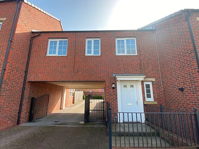 2 Bedroom Property To Rent In Carr Vale Road, Chesterfield, S44