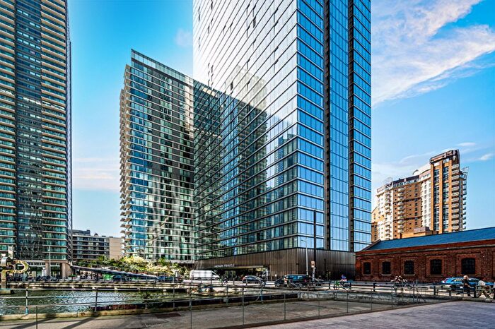 2 Bedroom Flat To Rent In Landmark Pinnacle, London, E14