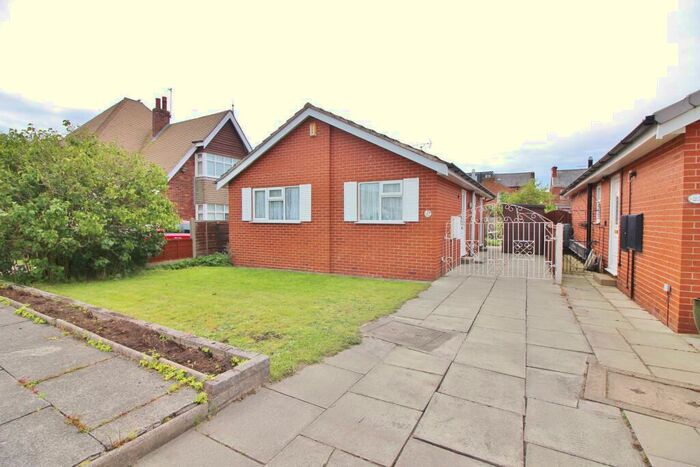 2 Bedroom Bungalow To Rent In Clive Lodge, Southport, PR8
