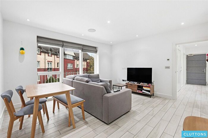2 Bedroom Flat For Sale In Aberdour Street, London, SE1